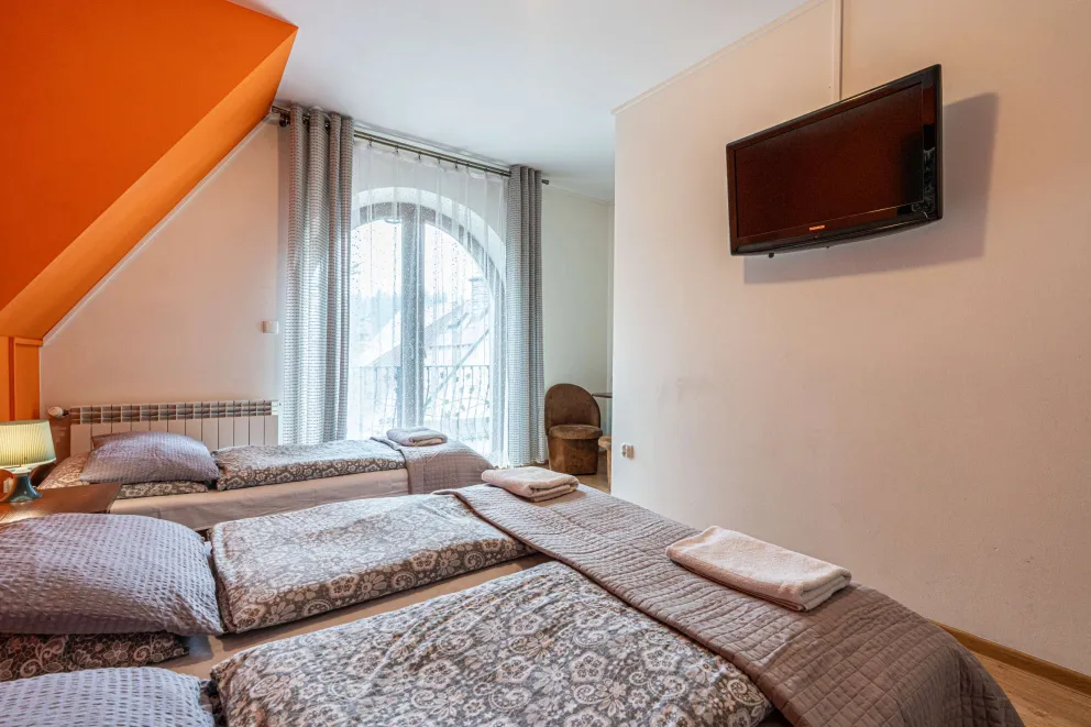 Pokój trzyosobowy nr:12