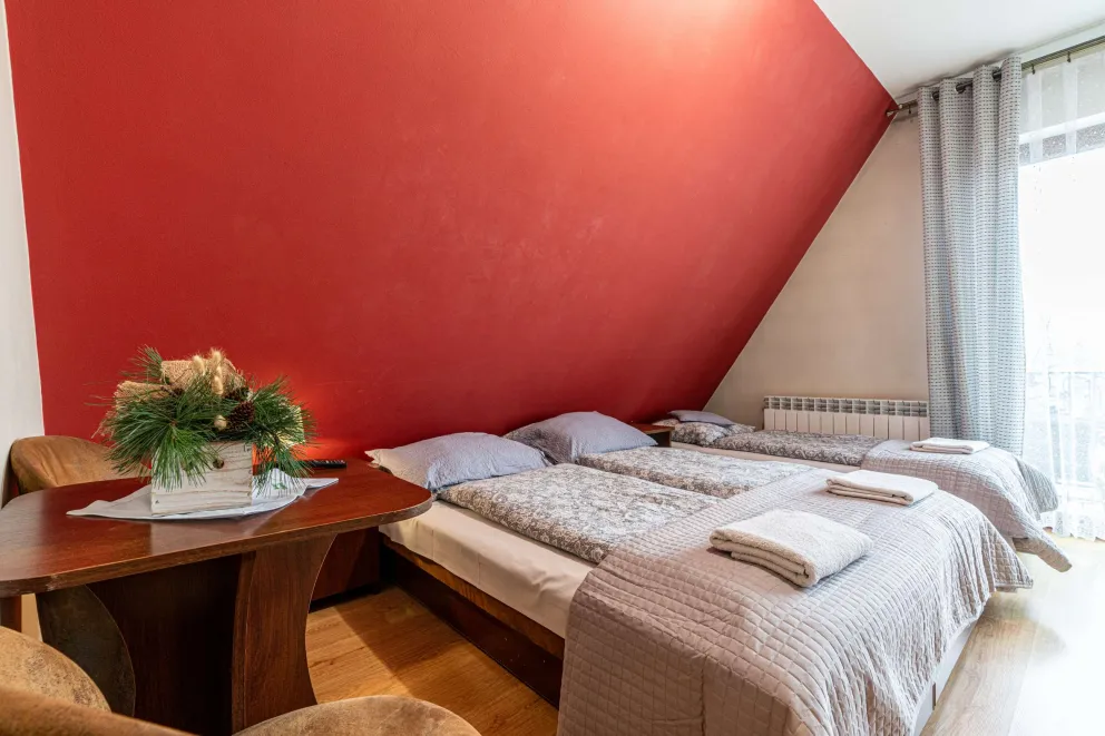 Pokój trzyosobowy nr:21