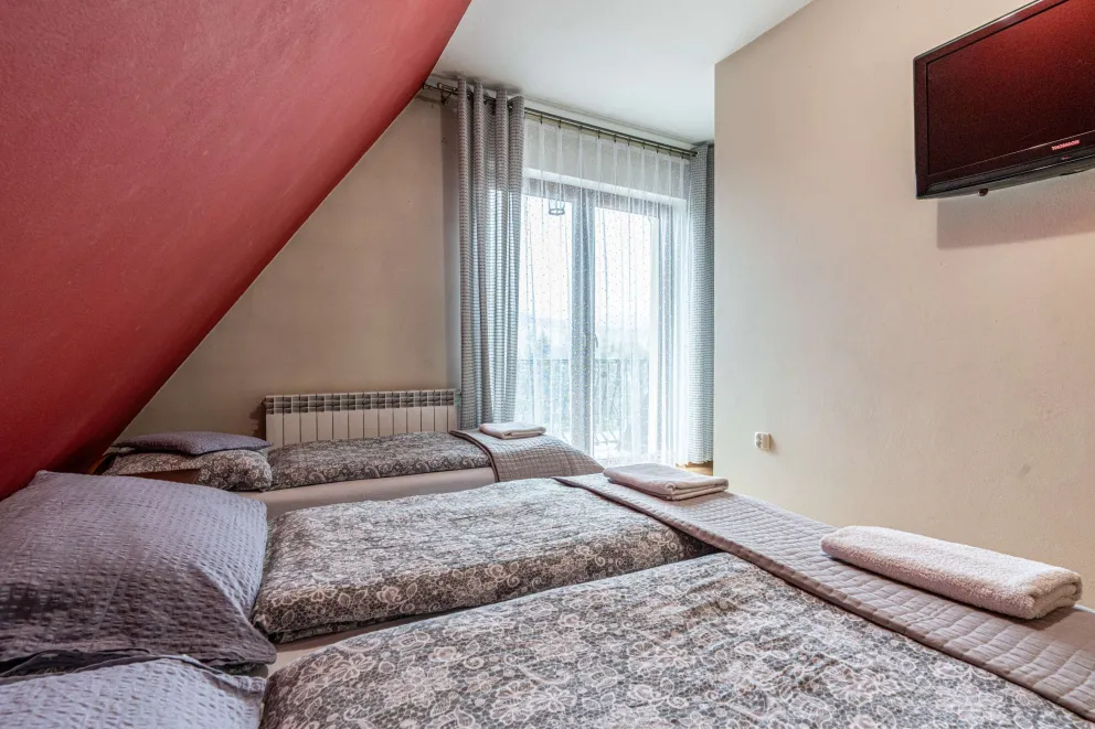 Pokój trzyosobowy nr:21