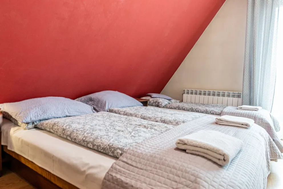 Pokój trzyosobowy nr:21